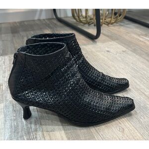 STUART WEITZMAN Women’s Vintage Black Woven Leather Booties Size 11